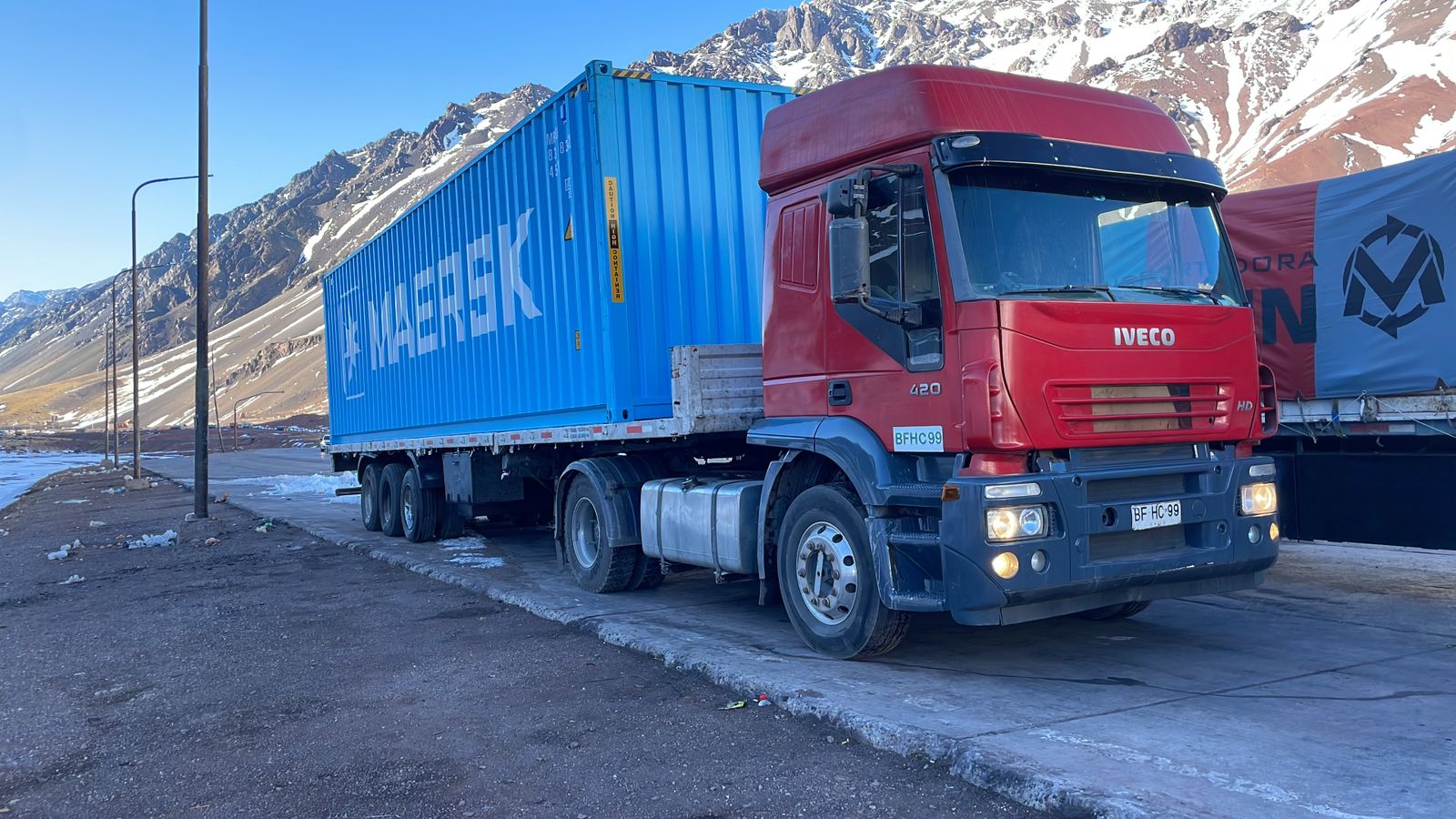 Camión transportando módulo